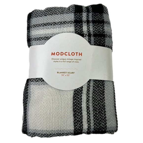 Nwt Modcloth Black & White Oversized Plaid Blanket Scarf with Fringe Hem - Picture 1 of 4